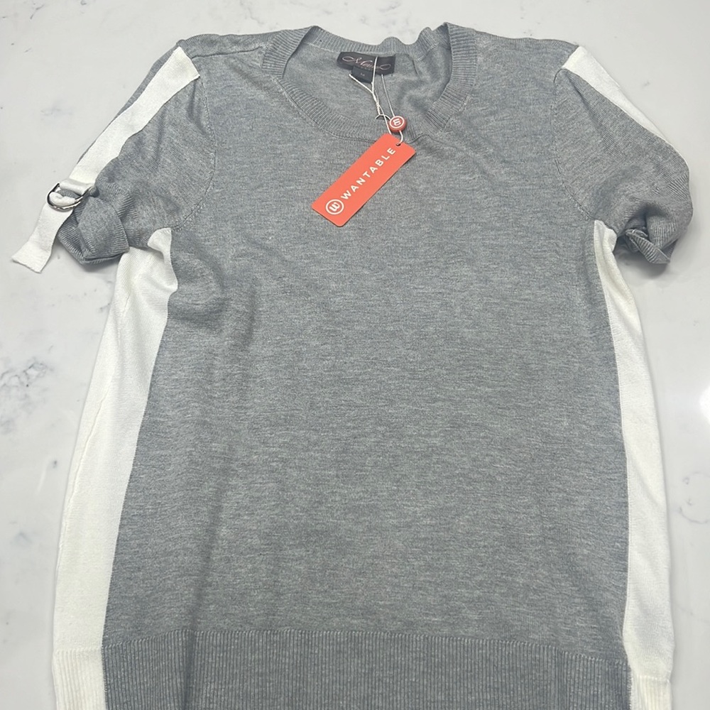 Medium short sleeve sweater